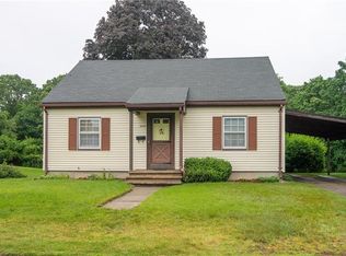 90 Catalpa Ave, Riverside, RI 02915