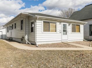 1813 D St SW, Cedar Rapids, IA 52404