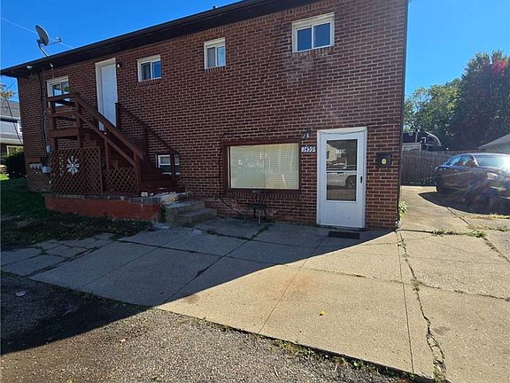 3rd image of 1455-1459 Struble Ave NE