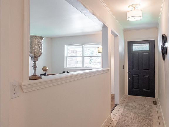 5th image of 804 Lampton Ln