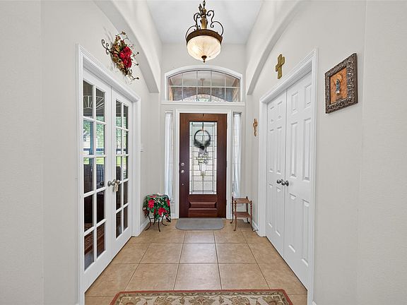 3rd image of 10422 Pavonia Dr