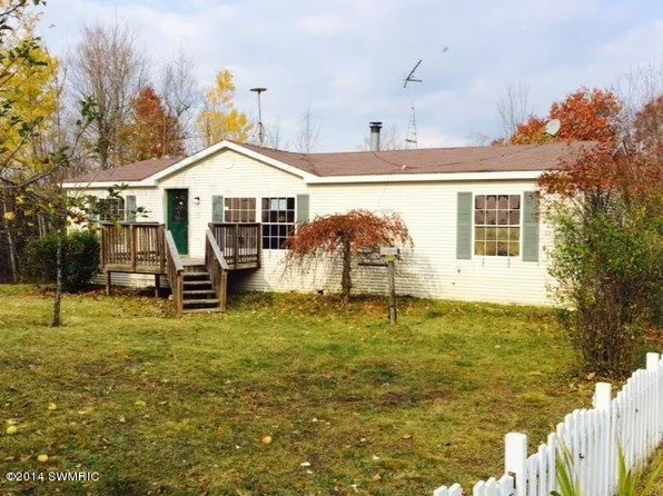 7112 Woodrow Ave, Hesperia, MI 49421