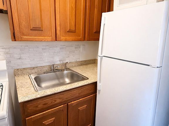 5th image of 1000 Clove Rd APT 6F