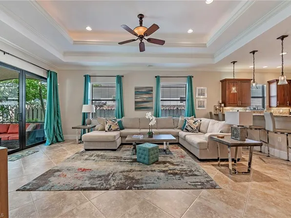 582 110th AVE N, NAPLES, FL 34108