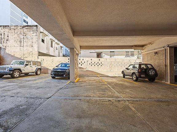 5th image of 708 Calle Central CONDOMINIO ROYAL HOUSE #405