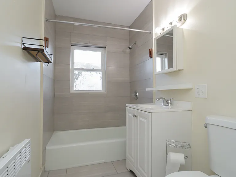 323 Montcalm St #L — Photo 23