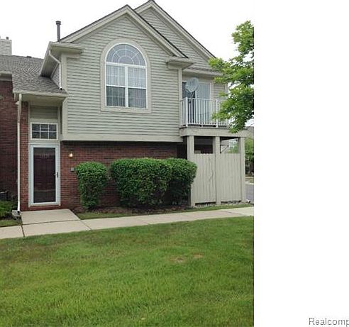 1st image of 16534 Glenpointe Dr