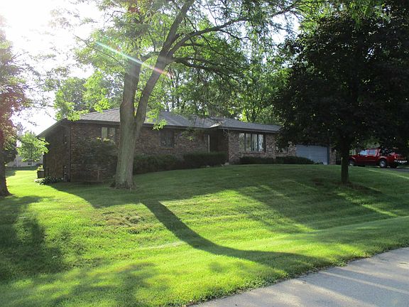 2nd image of 1461 Bryn Mawr Ln