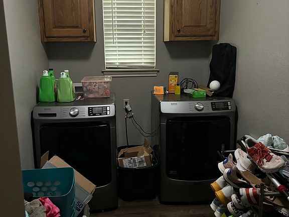 3rd image of 909 Prairie Wind Blvd