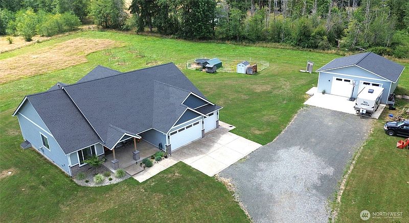 3rd image of 9007 Davis Road SW