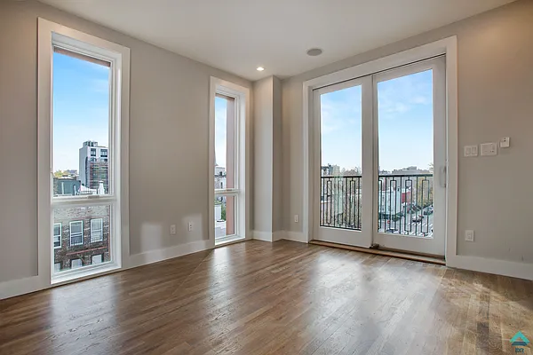 Rented by EXR | media 20