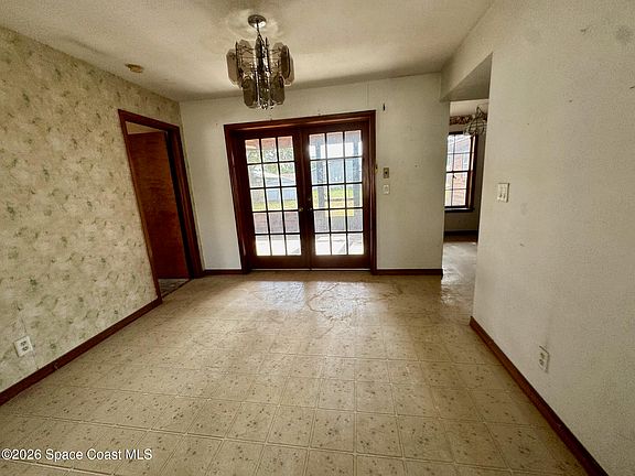 3rd image of 876 Remsen Ave NW