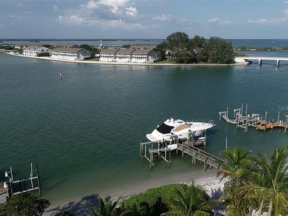 4th image of 16080 Gulf Shores Dr
