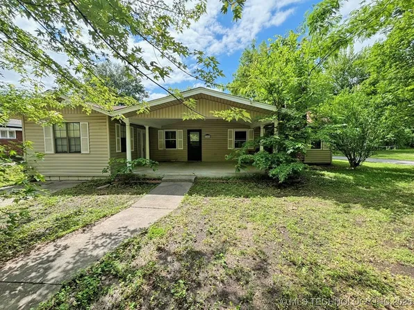 303 NW 3rd St, Stigler, OK 74462