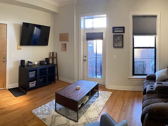 4th image of 2220 N Sedgwick St #303
