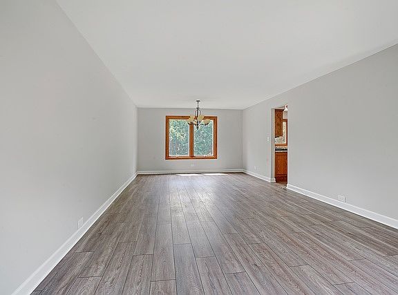 3rd image of 591 Carlsbad Trl