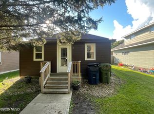 15 7th St NE, Watertown, SD 57201