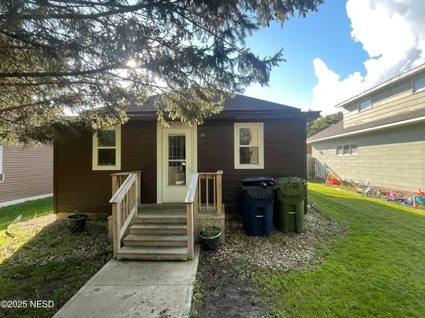 15 7th St NE, Watertown, SD 57201