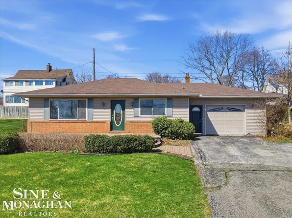 1350 Oakland Ave, Saint Clair, MI 48079