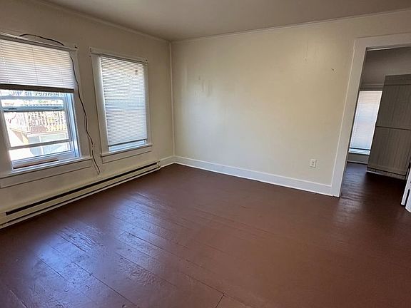 2nd image of 1577 W 11th Aly #3