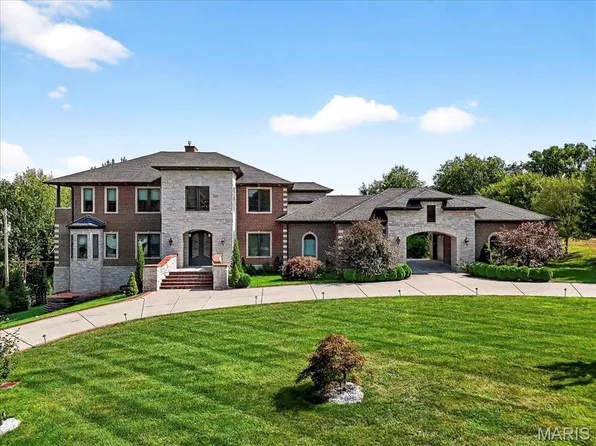 13354 Thornhill Dr, Saint Louis, MO 63131