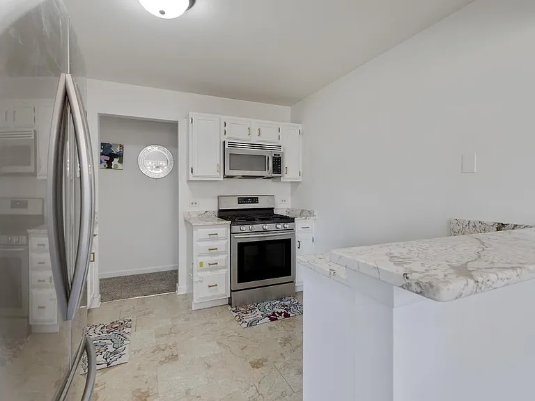 204 Dublin Ln — Photo 11