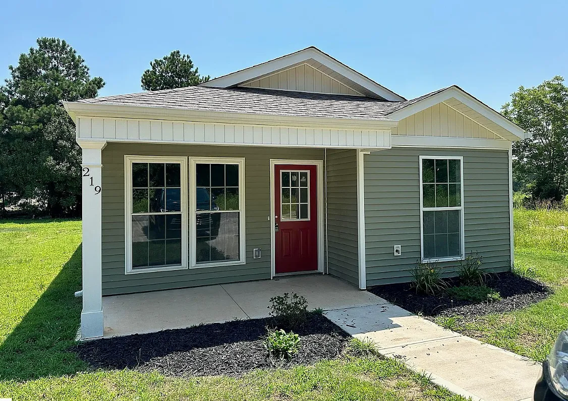 2 bed, 1098 sqft, $1,300 — Photo 1