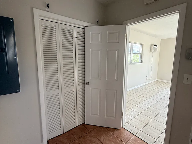 698 Union St #6 — Photo 6