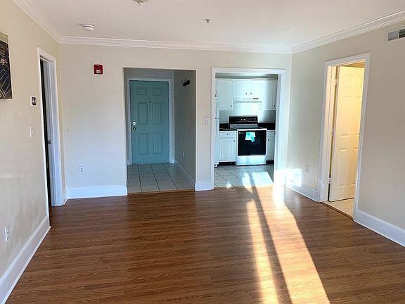 5th image of 86 E Howard St Unit 203