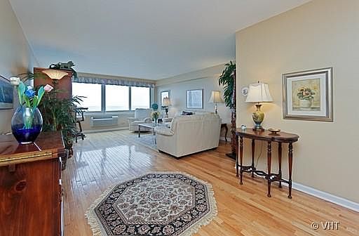 3rd image of 1440 N Lake Shore Dr APT 16C