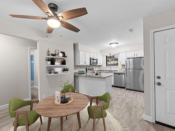 5th image of 2218 Canyonlands Dr APT B