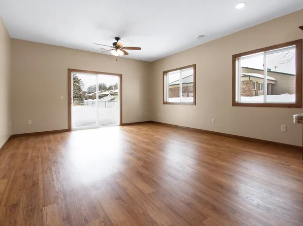 411 Bullis St, Kenyon, MN 55946