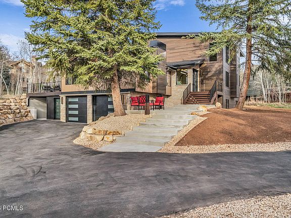 3rd image of 7775 N Pinebrook Rd