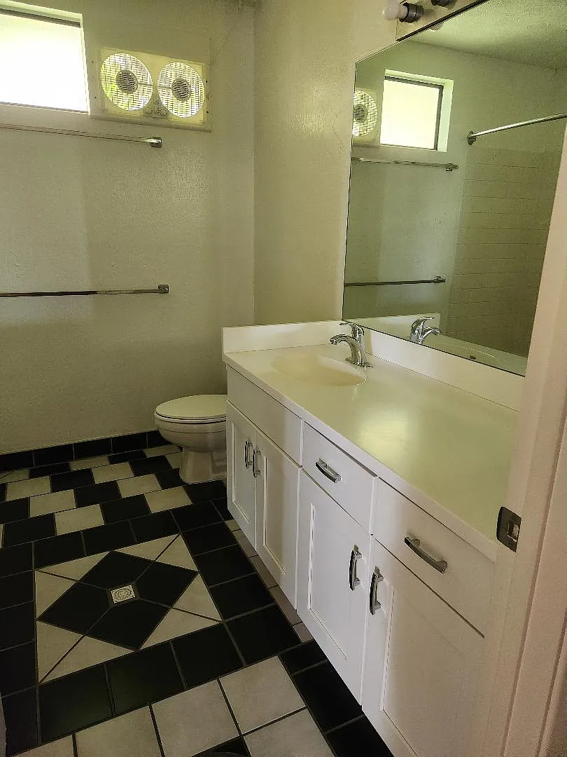 2 bed, 1000 sqft, $3,000 — Photo 3