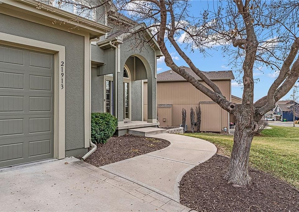 21913 W 95th Ter, Lenexa, KS 66220 | Zillow