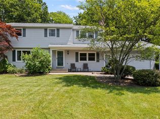52 Witherspoon Ln, Rochester, NY 14625