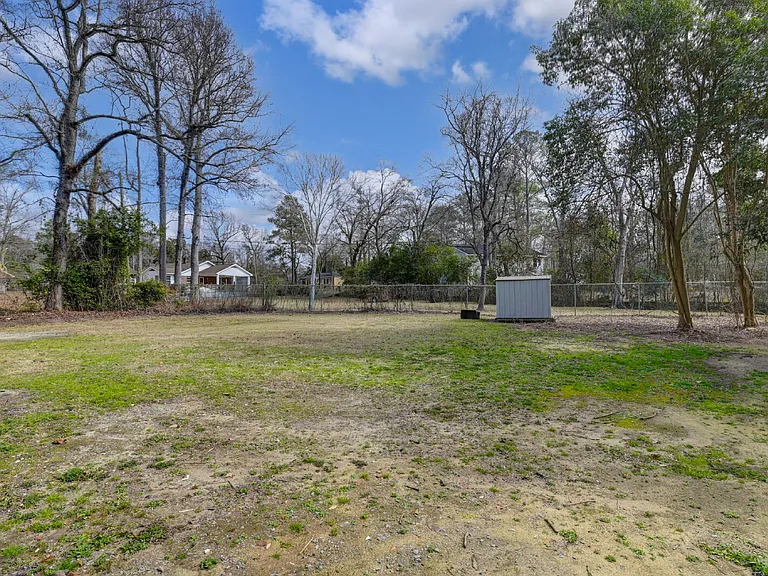 3300 Margrave Rd #B — Photo 23