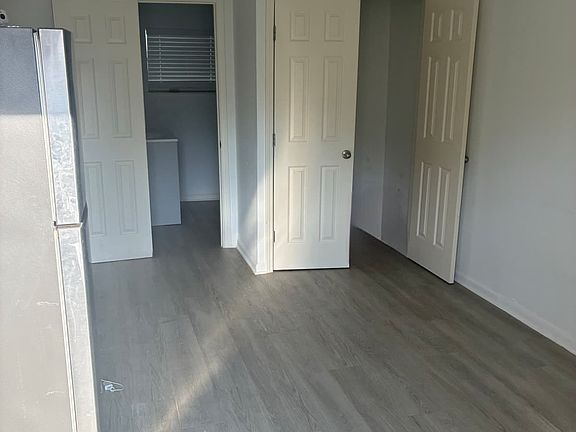 4th image of 806 E Emily Ave #6