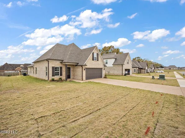 2416 Dela Dr, Southaven, MS 38672