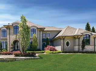 4570 The Heights Blvd, Rochester, MI 48306