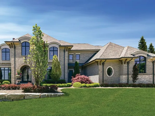 4570 The Heights Blvd, Rochester, MI 48306