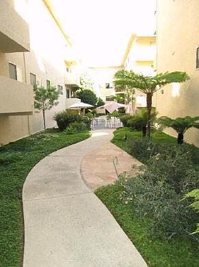 2nd image of 5400 Lindley Ave Unit 210