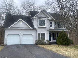 113 Oakdale Rd, Chester, NJ 07930