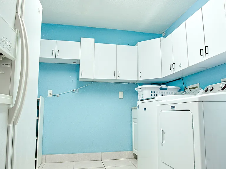 4315 Lake Ave — Photo 6