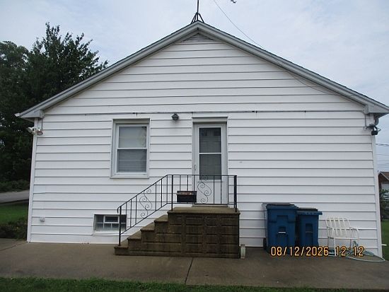 4th image of 1704 Cora St