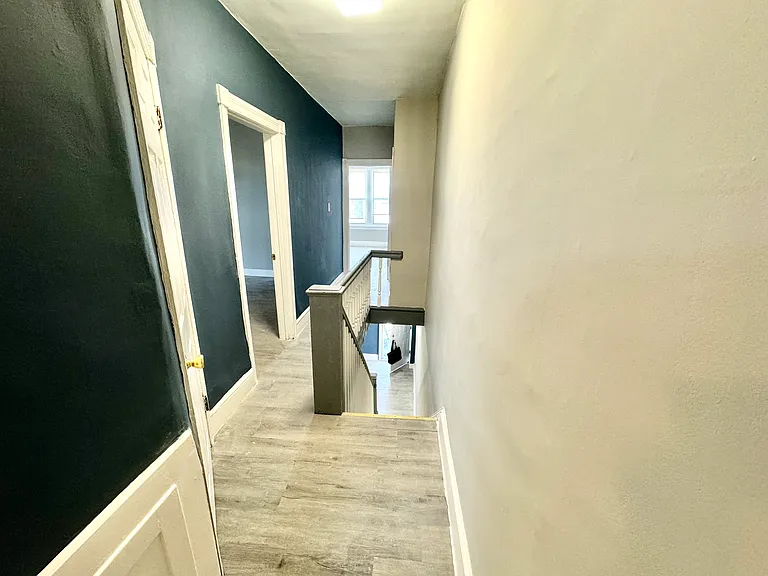 2528 S American St — Photo 11