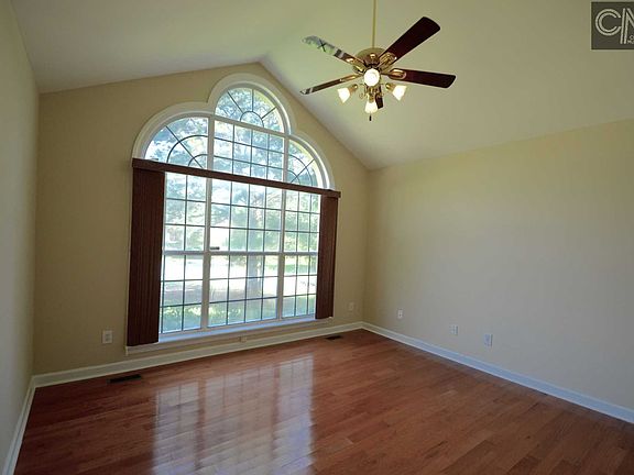 4th image of 463 Meadowbrook Dr