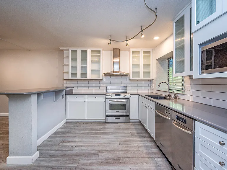 200 P St #D34 — Photo 4