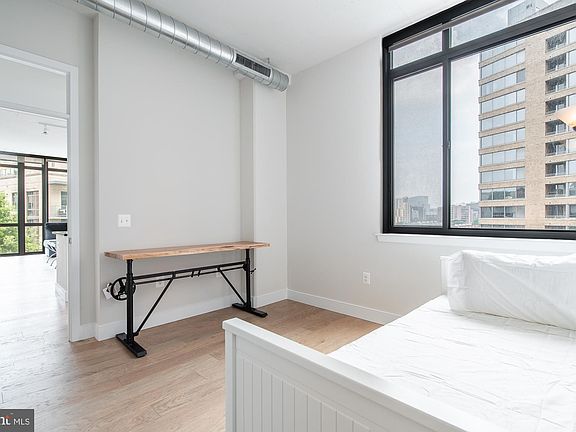 3rd image of 2000 Clarendon Blvd #305