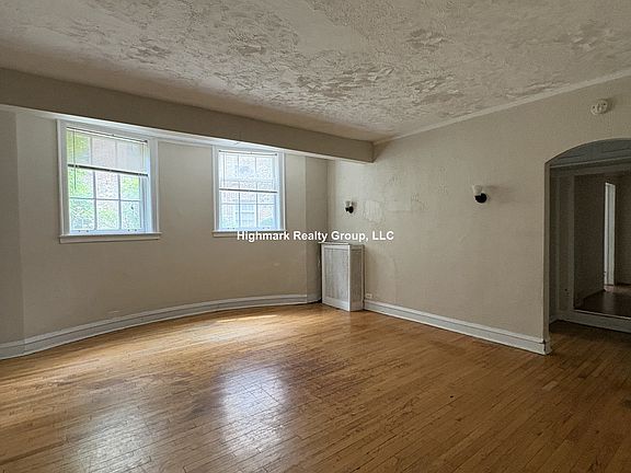 5th image of 911 Elmwood Ave #Basement